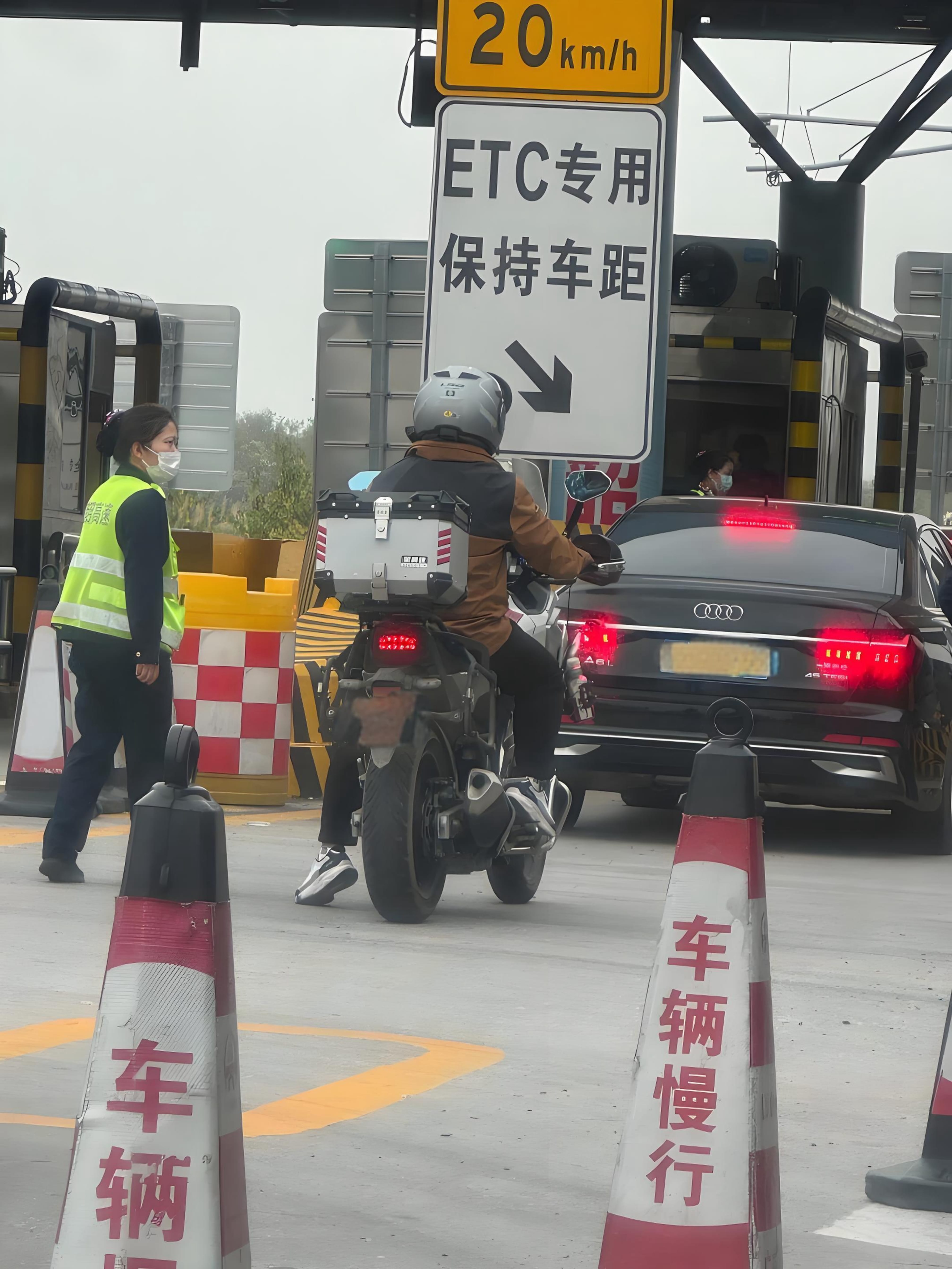 摩托車能上高速不？貴陽交警回復了！